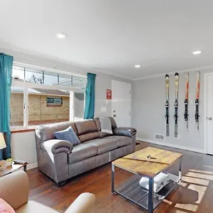  Holiday home Denver's Mile High Mountain 2 Bedroom With King Beds