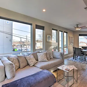  Holiday home Townhome With Rooftop Deck Walk To Mile High