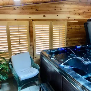  Apartment Blue Bear 3br 2ba Dtc Private Hot Tub